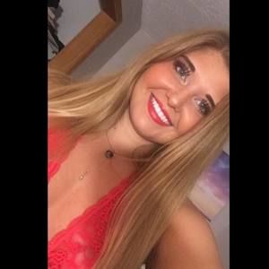 Meet your Posher, Cassandra